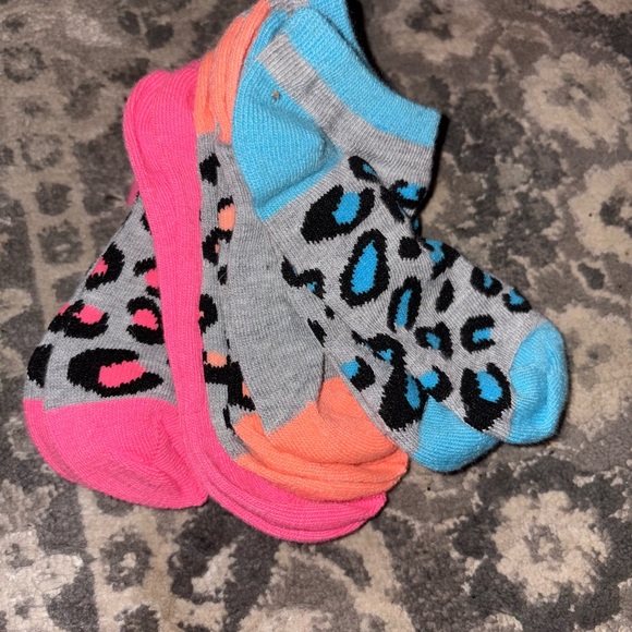 Girls mix lot of shoes 4-5T w socks - Picture 9 of 9